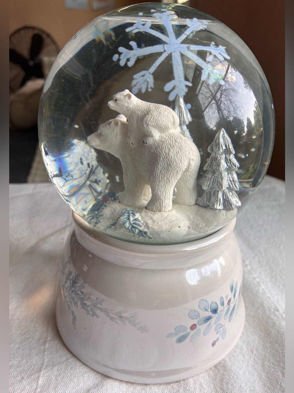 Vintage Pfaltzgraff Musical Snow Globe Winter Frost Collection Polar Bear WORKS - Picture 4 of 8
